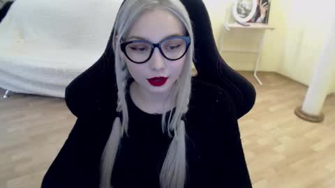 Snapshot of fromsun_forsoul chatting on 5, 3, 2025 Lilith online show from 5, 3, 2025