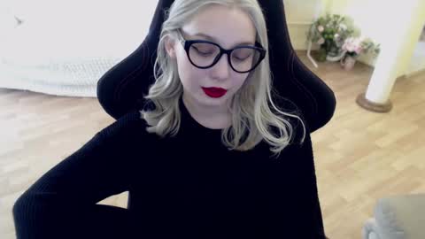 Snapshot of fromsun_forsoul chatting on 10, 3, 2025 Lilith online show from 10, 3, 2025