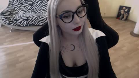 Snapshot of fromsun_forsoul chatting on 10, 9, 2025 Lilith online show from 10, 9, 2025