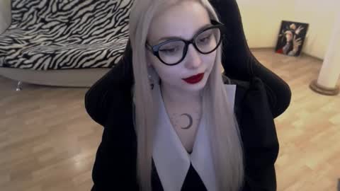 Snapshot of fromsun_forsoul chatting on 11, 9, 2025 Lilith online show from 11, 9, 2025