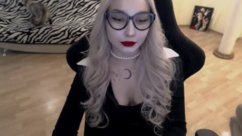 Snapshot of fromsun_forsoul chatting on 12, 9, 2025 Lilith online show from 12, 9, 2025