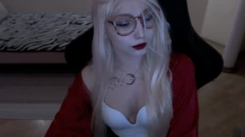 Snapshot of fromsun_forsoul chatting on 18, 6, 2026 Lilith online show from 18, 6, 2026
