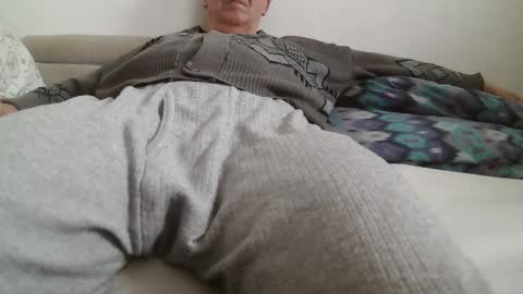 Snapshot of frycxxx chatting on 4, 2, 2026 frycxxx online show from 4, 2, 2026