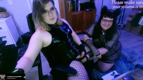 Snapshot of fuckdoll_perversions_inc chatting on 16, 11, 2025 Miss Charlotte online show from 16, 11, 2025