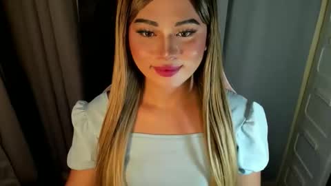 Snapshot of fuckdoll_rain chatting on 4, 5, 2026 R A I N M O R A L E S G M A I L . C O M online show from 4, 5, 2026