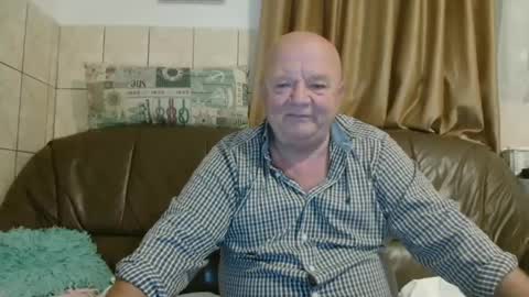 Snapshot of fullballs6 chatting on 3, 10, 2025 fullballs6 online show from 3, 10, 2025