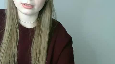 Snapshot of funemma000 chatting on 27, 11, 2025 Emma online show from 27, 11, 2025