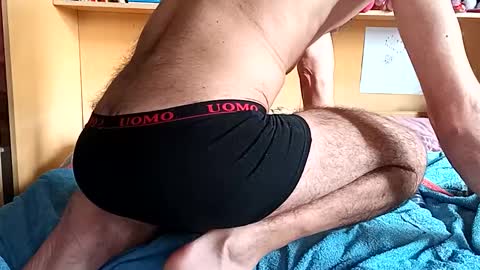 Italian men online show from 20, 1, 2025