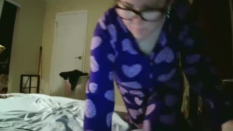 Snapshot of fuzzypeaches87 chatting on 21, 4, 2026 fuzzypeaches87 online show from 21, 4, 2026