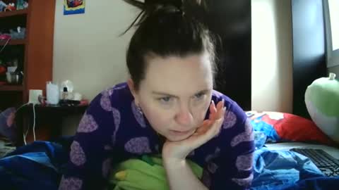 Snapshot of fuzzypeaches87 chatting on 21, 4, 2026 fuzzypeaches87 online show from 21, 4, 2026