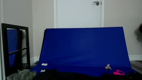 Snapshot of fuzzypeaches87 chatting on 25, 5, 2026 fuzzypeaches87 online show from 25, 5, 2026