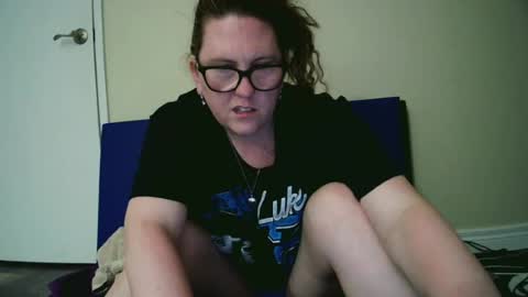 Snapshot of fuzzypeaches87 chatting on 15, 6, 2026 fuzzypeaches87 online show from 15, 6, 2026