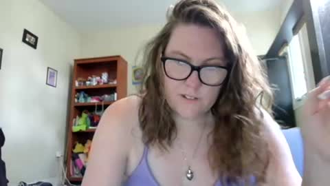Snapshot of fuzzypeaches87 chatting on 27, 6, 2026 fuzzypeaches87 online show from 27, 6, 2026