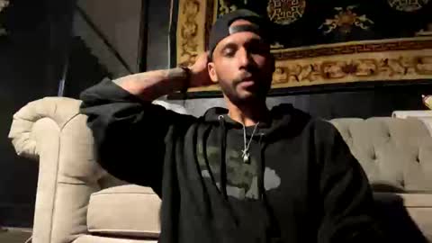 Snapshot of fvvkboyy chatting on 7, 2, 2025 fvvkboyy online show from 7, 2, 2025