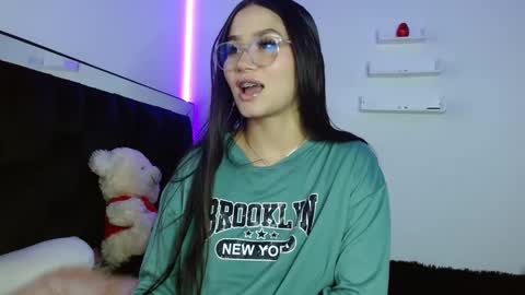 Snapshot of fysste_ chatting on 4, 3, 2025 Victoria online show from 4, 3, 2025