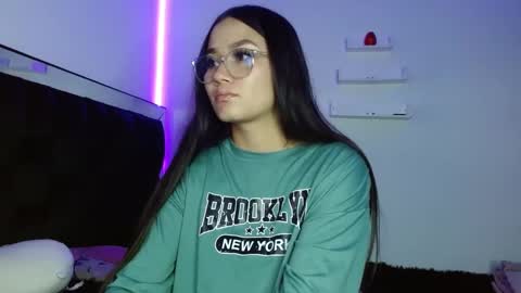 Snapshot of fysste_ chatting on 4, 3, 2025 Victoria online show from 4, 3, 2025