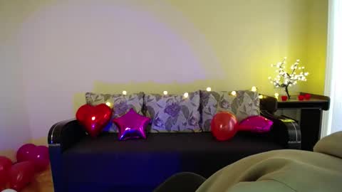 Jaklin online show from 12, 2, 2025