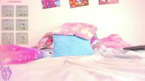 please follow my friendasya zas online show from 19, 11, 2025