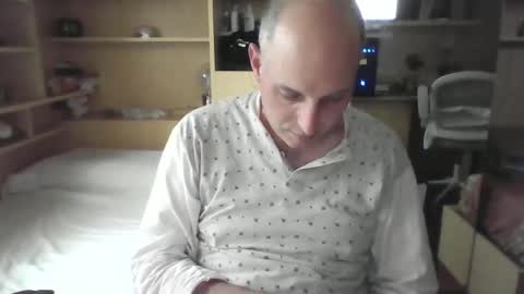 Snapshot of gabrielegr22 chatting on 15, 4, 2026 Gabriele online show from 15, 4, 2026