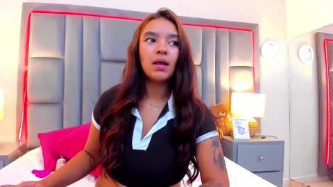 Snapshot of gabymoreau chatting on 29, 10, 2025 gabymoreau online show from 29, 10, 2025