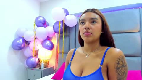 Snapshot of gabymoreau chatting on 16, 12, 2025 gabymoreau online show from 16, 12, 2025