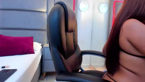 Snapshot of gabymoreau chatting on 28, 2, 2026 gabymoreau online show from 28, 2, 2026