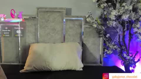 gabyyjones online show from 30, 10, 2025