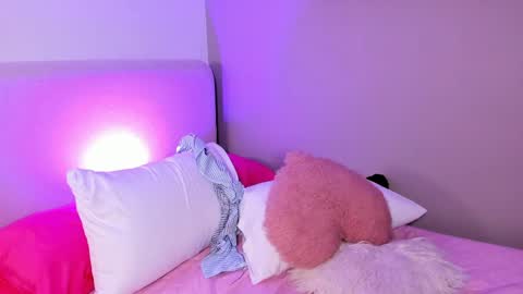 Gaia Baker  online show from 10, 4, 2026