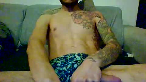 Snapshot of garyreal1990 chatting on 19, 12, 2025 garyreal1990 online show from 19, 12, 2025