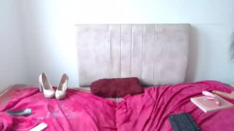 gatita13333321 online show from 14, 2, 2026