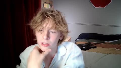 gayblondboy online show from 28, 10, 2025