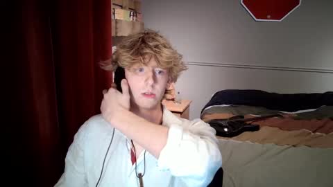 gayblondboy online show from 28, 10, 2025