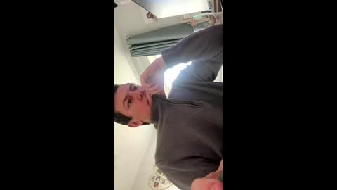 Snapshot of gaz101993 chatting on 5, 11, 2025 GazP online show from 5, 11, 2025