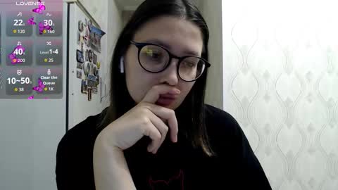 genev__ievee online show from 4, 2, 2026