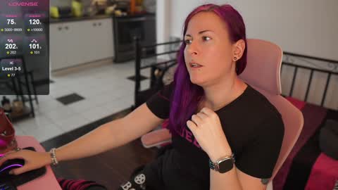 Snapshot of gennyrock chatting on 4, 1, 2025 Genny Rock and online show from 4, 1, 2025