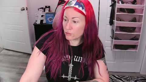 Snapshot of gennyrock chatting on 13, 6, 2026 Genny Rock and online show from 13, 6, 2026
