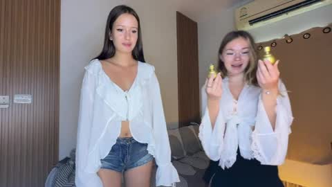 Snapshot of gentle_killers chatting on 4, 5, 2026 Mary Blonde and Kira brunette online show from 4, 5, 2026