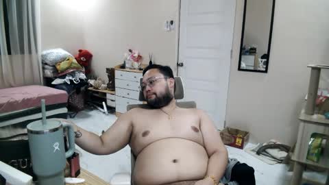 Snapshot of geohgreat chatting on 29, 10, 2025 ChubbyG online show from 29, 10, 2025