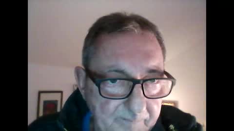 Snapshot of georg1412 chatting on 10, 11, 2025 georg1412 online show from 10, 11, 2025