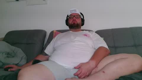 Snapshot of germandick0487 chatting on 19, 7, 2026 Phil online show from 19, 7, 2026