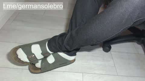 Snapshot of germansolebro chatting on 2, 10, 2025 GermanSoleBro online show from 2, 10, 2025