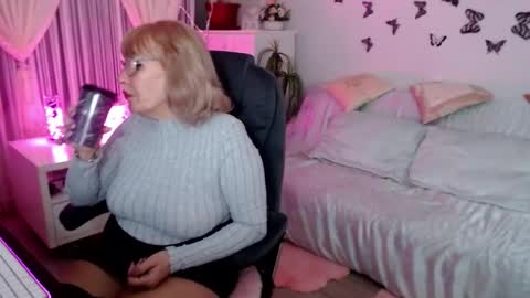 Snapshot of ghertrudequeen chatting on 16, 11, 2025 Ghertrudequeen online show from 16, 11, 2025