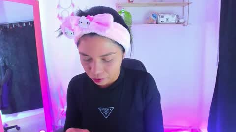 giaaaa   online show from 2, 2, 2026