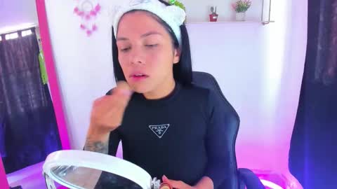 giaaaa   online show from 16, 2, 2026