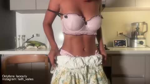 Snapshot of gia_curly chatting on 7, 7, 2026 Leo online show from 7, 7, 2026