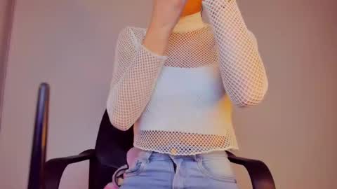 GIA WHITE Independet  online show from 23, 10, 2025