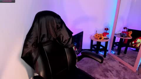 Gia  online show from 11, 12, 2024