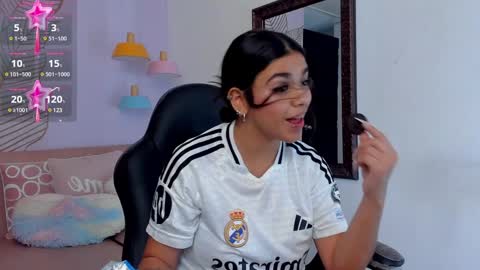 Gia  online show from 22, 1, 2025