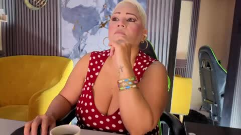 Snapshot of gianellacox chatting on 18, 5, 2026 online show from 18, 5, 2026