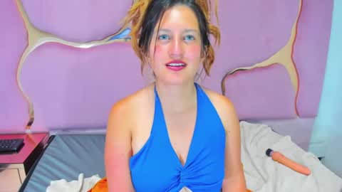 GiaRoussel online show from 3, 1, 2025